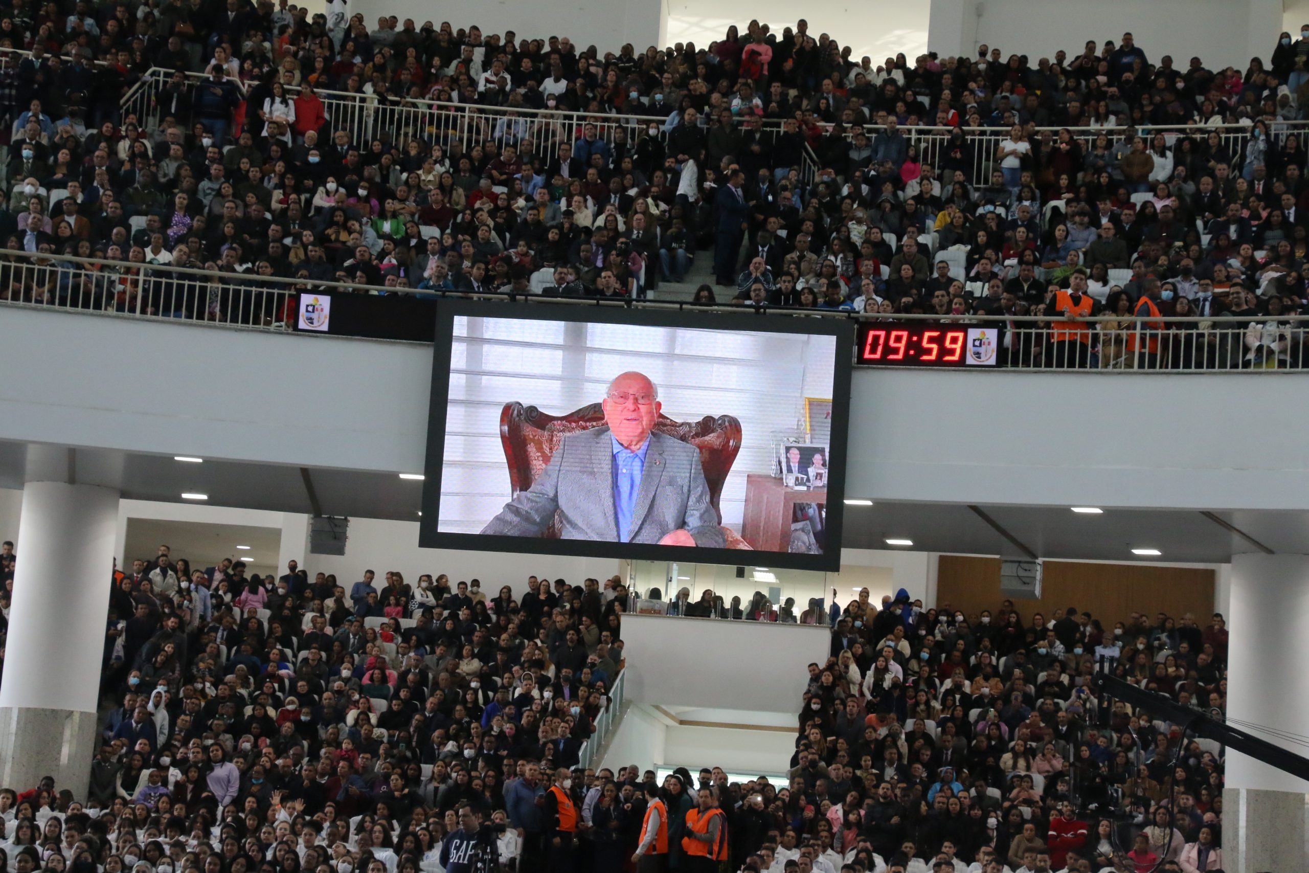 Quarto batismo em águas do ano acrescenta à Igreja 2.001 novos membros