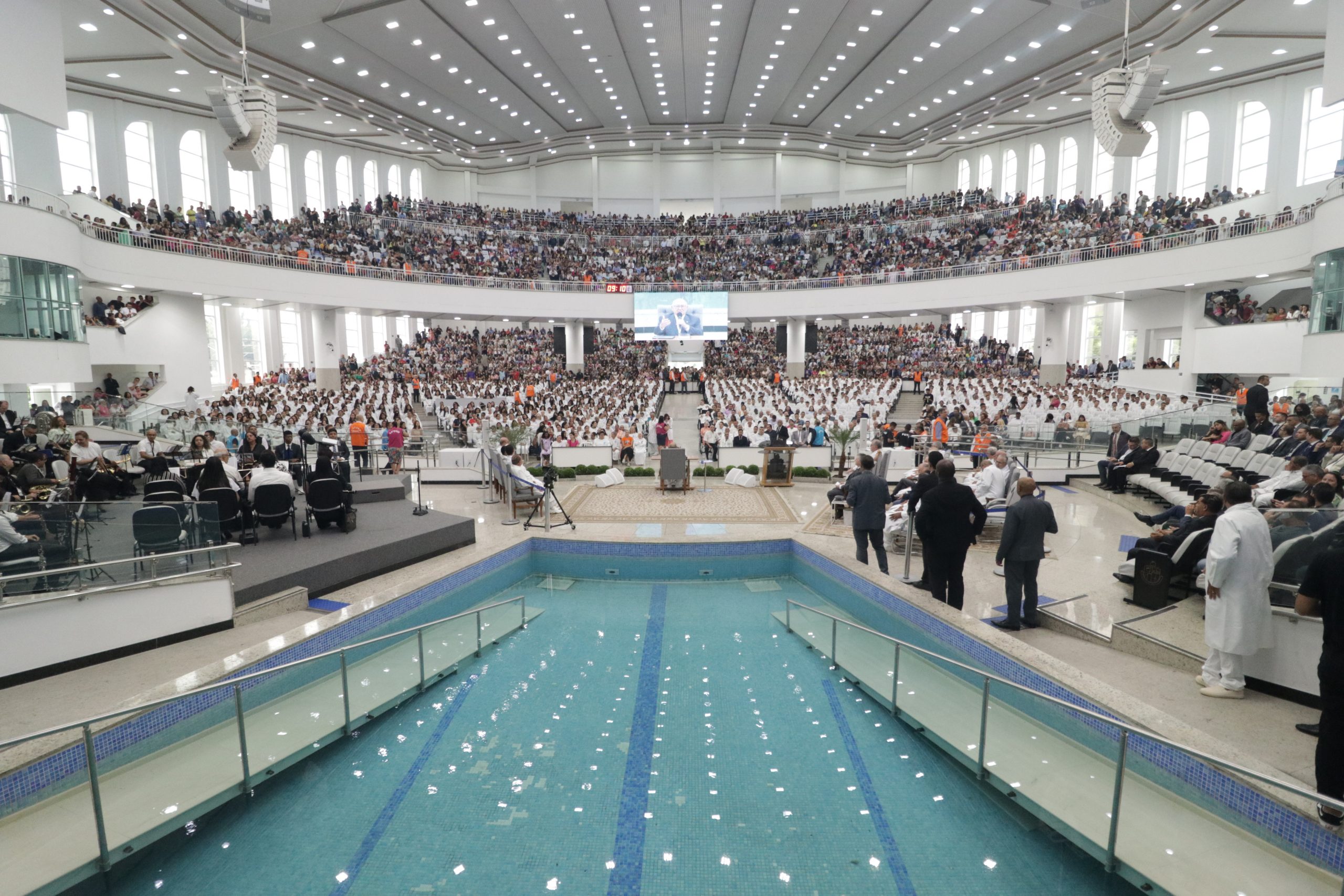 Batismo na Igreja Sede da Assembleia de Deus Ministério do Belém