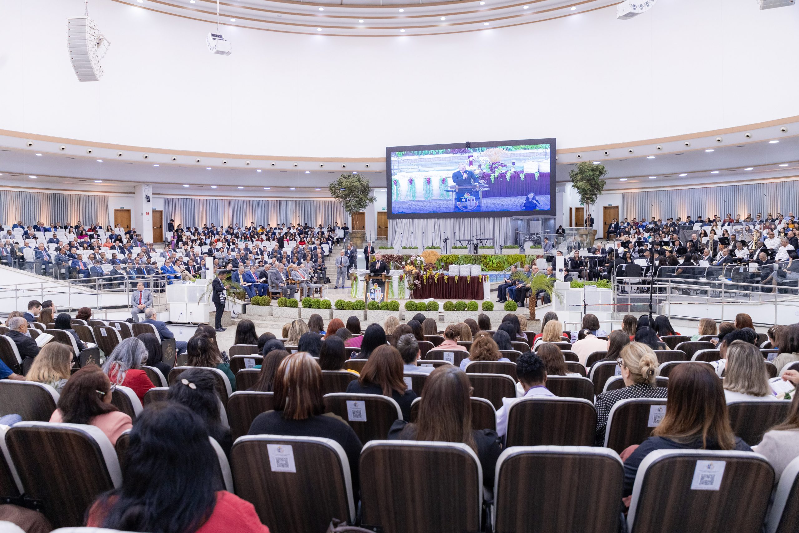 CEIA DO SENHOR LEVA MILHARES DE CRENTES AO TEMPLO SEDE DO BELÉM